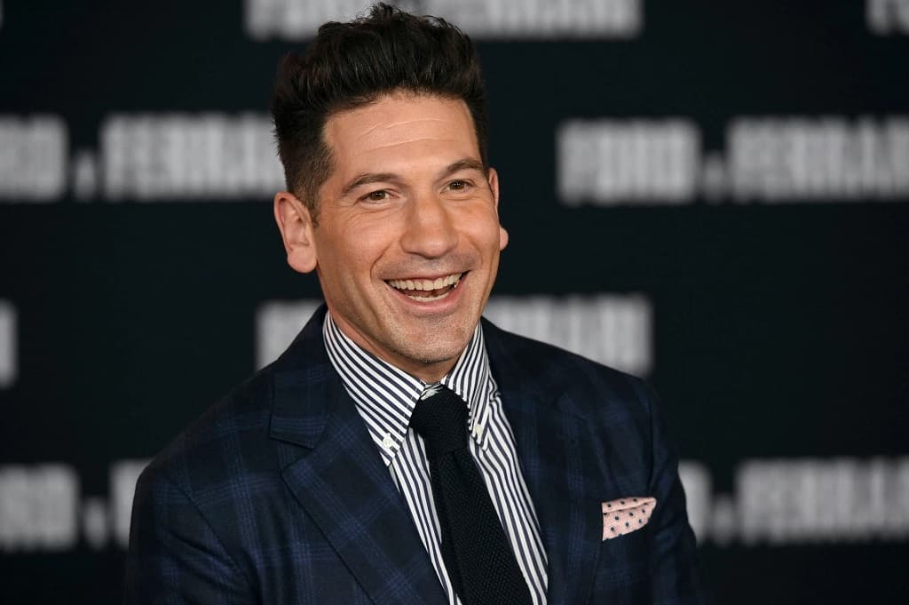 what-does-jon-bernthal-look-like-in-long-hair-is-american-gigolo-cast