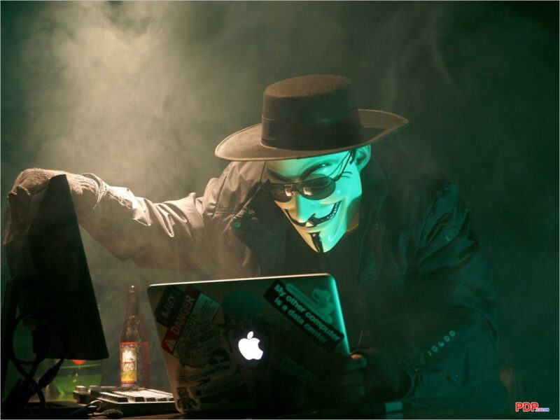 Photo Hacker, Anonymous đang hoạt động ăn cắp