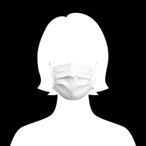 Chân dung đầu trắng của một người phụ nữ đeo mặt nạ