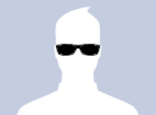 Ảnh avatar nam da trắng đeo kính đen