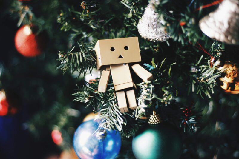 Người gỗ trên cây thông Noel