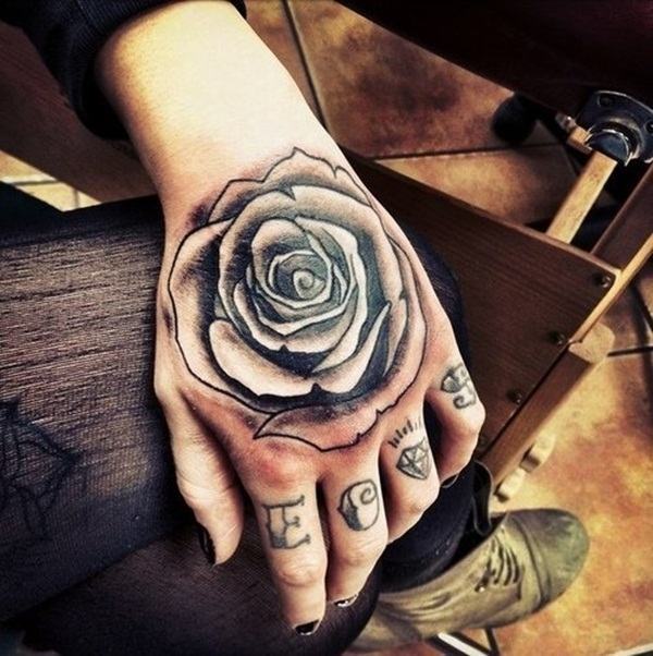 Hình xăm hoa hồng đẹp ở tay