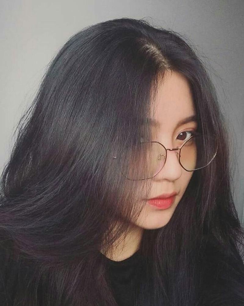 Hình ảnh girl xinh đeo kính tóc dài dễ thương