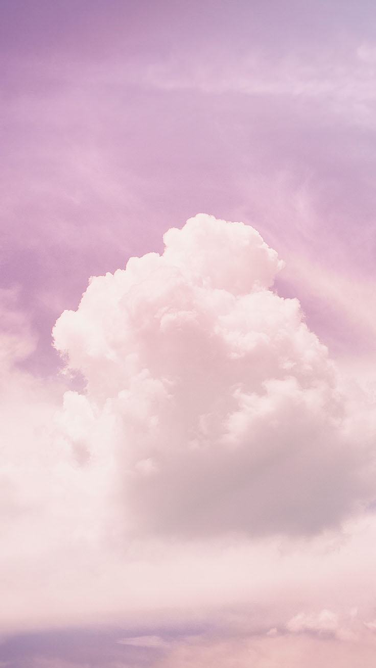 Bầu trời hồng và mây trắng