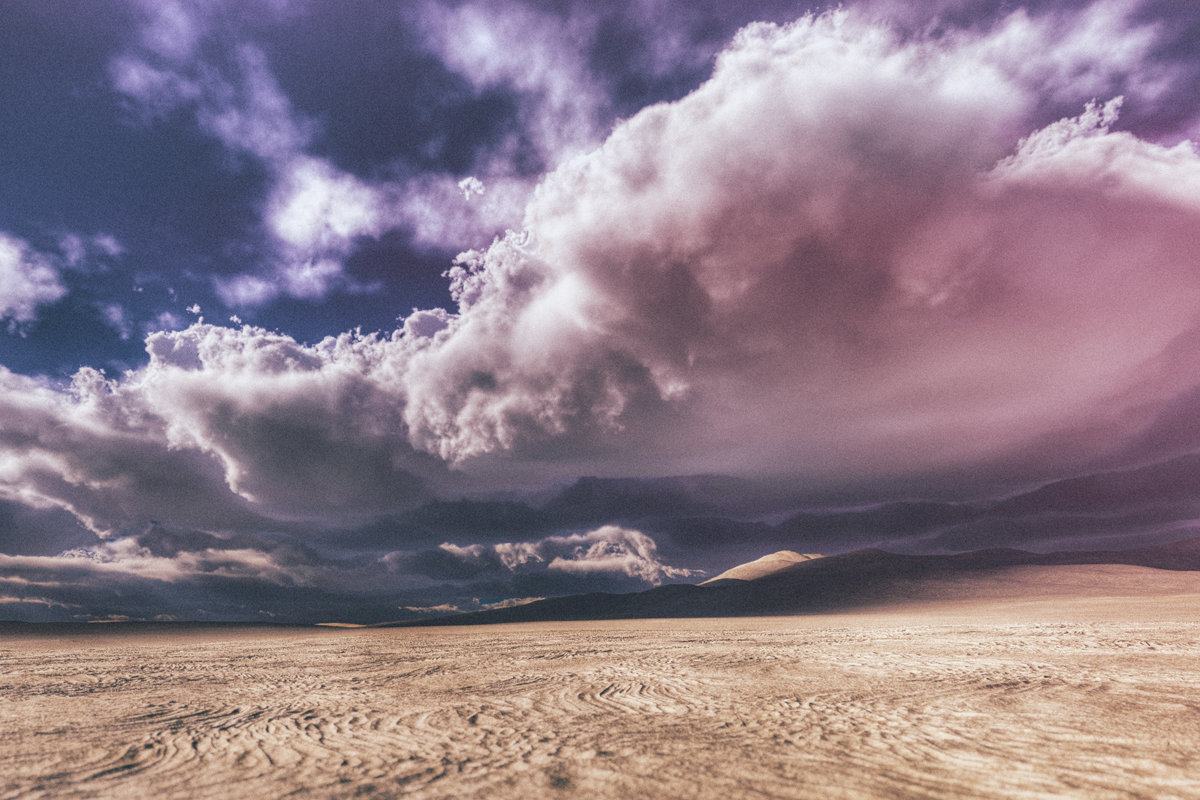 Mây trên sa mạc