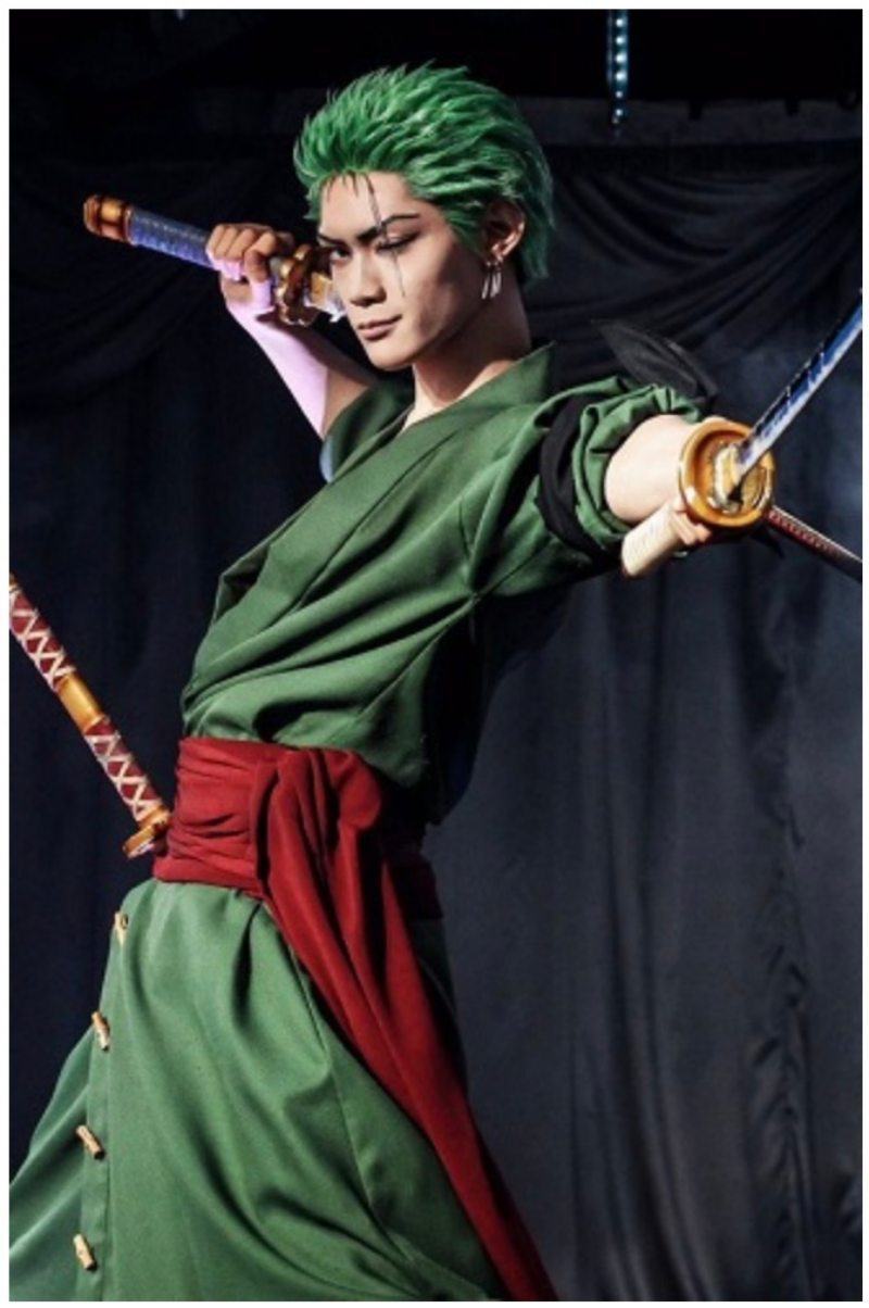 Ảnh cosplay Roronoa Zoro (One Piece)