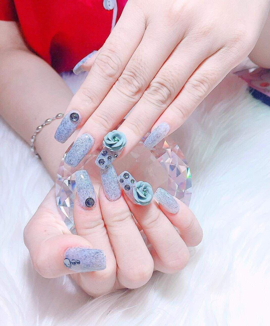 Những mẫu nail đính đá đẹp nhất