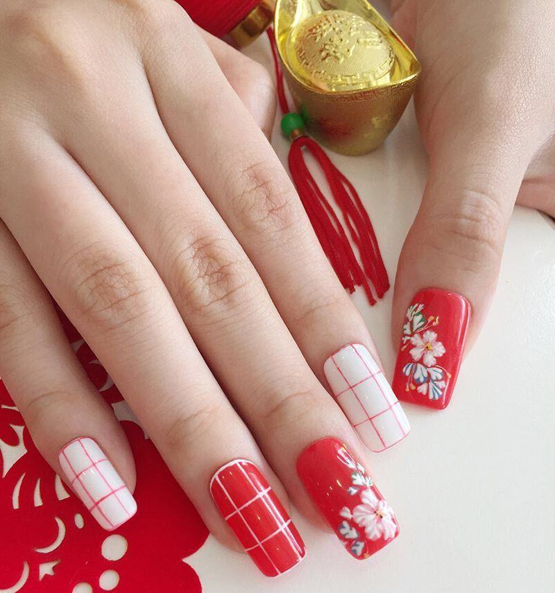 Những mẫu nail màu đỏ dễ thương