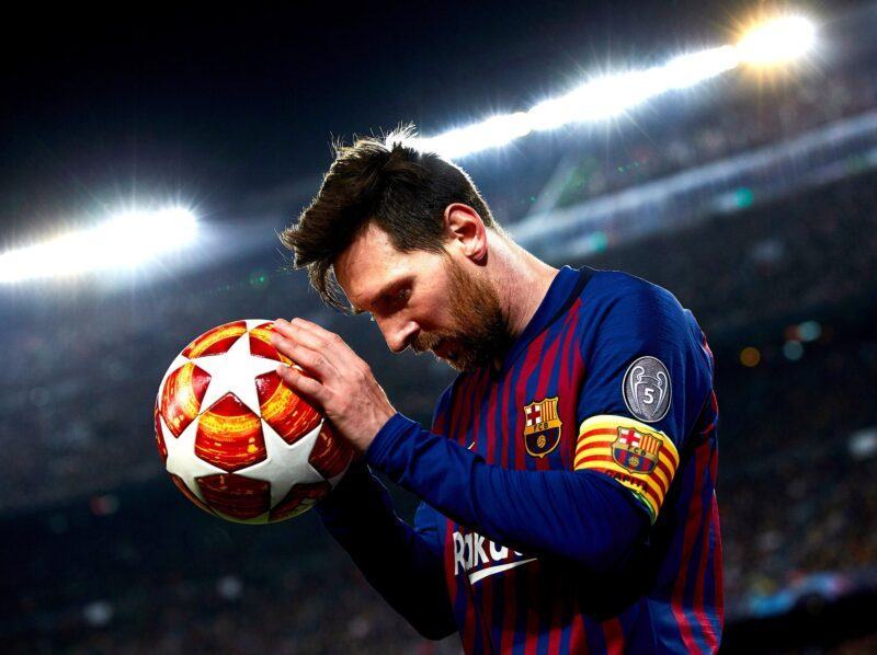 Hình ảnh đẹp Messi cầm bóng