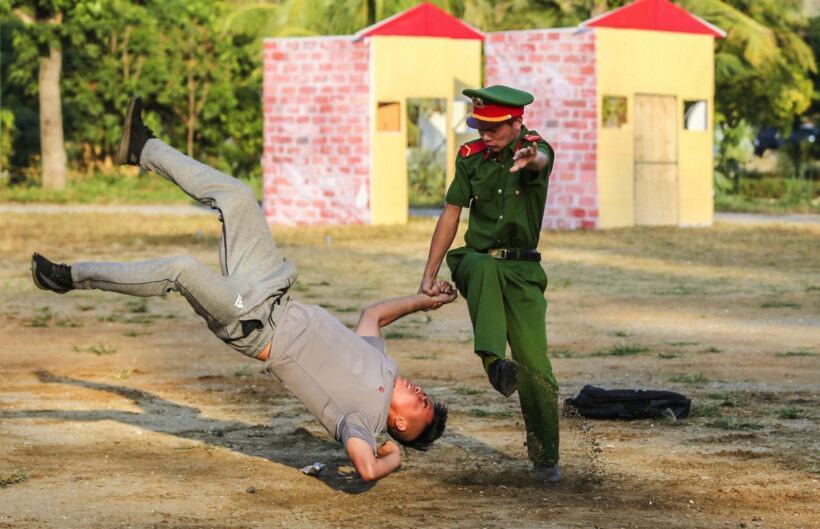 Hình ảnh công an truy bắt tội phạm