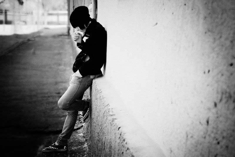 Hình ảnh buồn của một chàng trai cô đơn