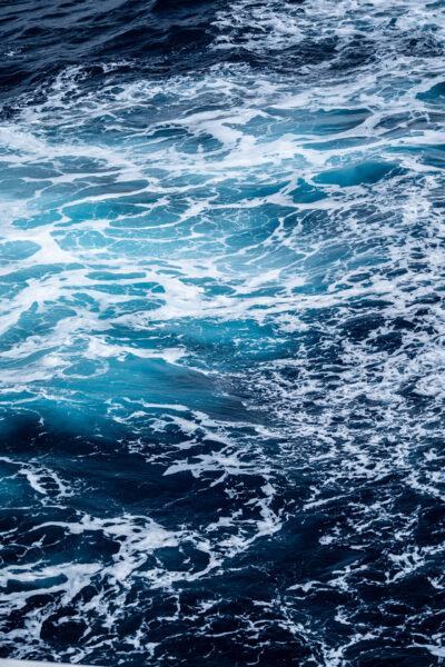Hình ảnh nước biển ấn tượng với sóng
