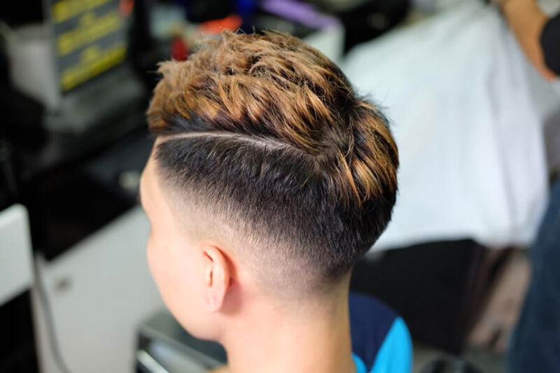 Kiểu tóc nhím mohican nhìn từ phía sau