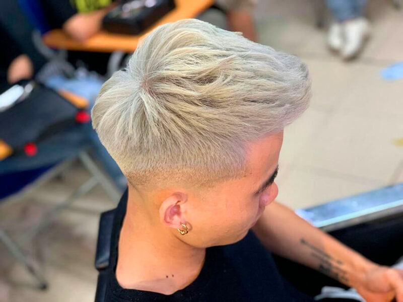 Kiểu tóc mohican tóc trắng ấn tượng