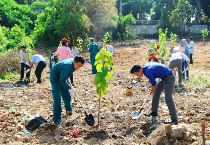 Hình ảnh bảo vệ môi trường bằng cách trồng cây xanh