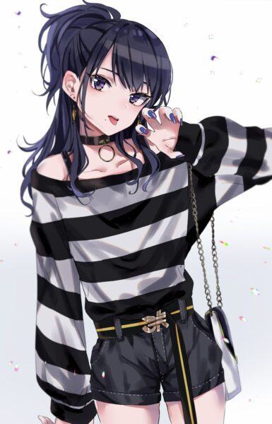 Hình ảnh anime tóc đen mặc áo lệch vai sọc ngang