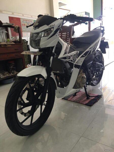 Hình ảnh xe satria màu trắng