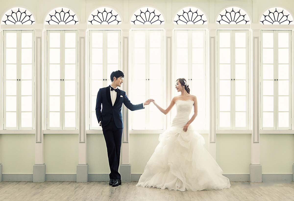 Hình cưới phong cách Hàn Quốc đơn giản