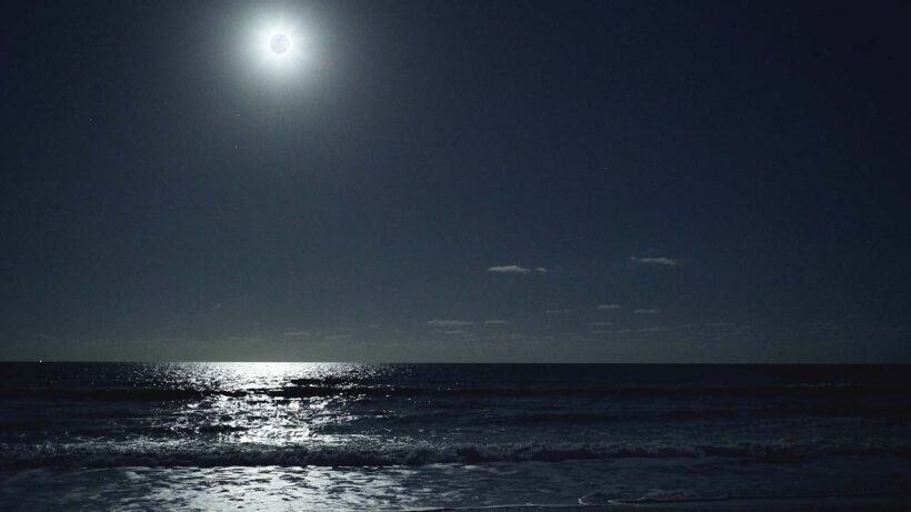Hình ảnh trăng đêm trên biển
