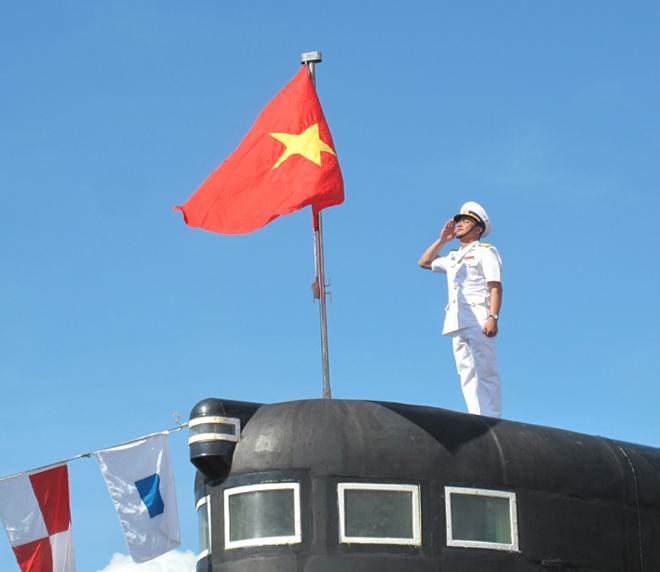 Tự hào về hình ảnh lá cờ Việt Nam