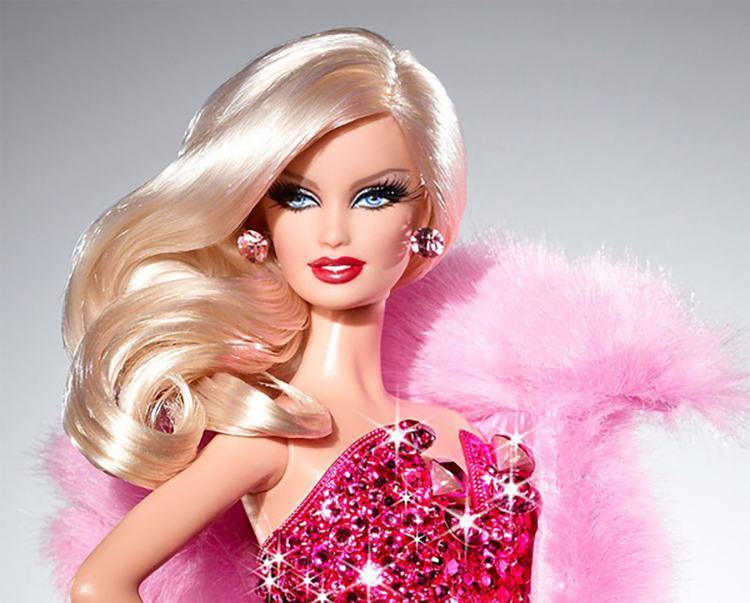 Hình ảnh trang điểm phong cách búp bê Barbies