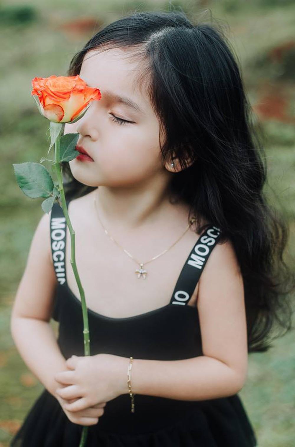 Hình ảnh bé gái dễ thương, đáng yêu - Trung Tâm Đào Tạo Việt Á