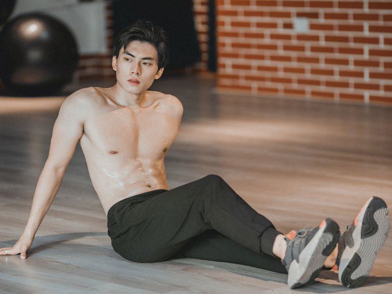 Ảnh đẹp trai Châu Á khoe body