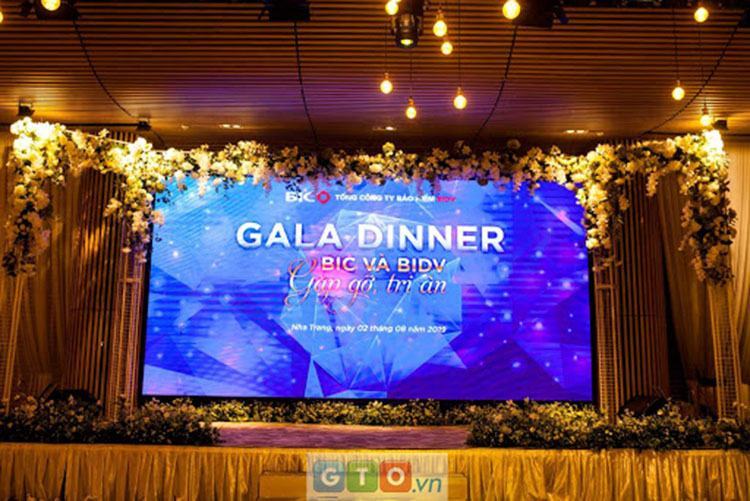 Chụp ảnh backdrop gala dinner