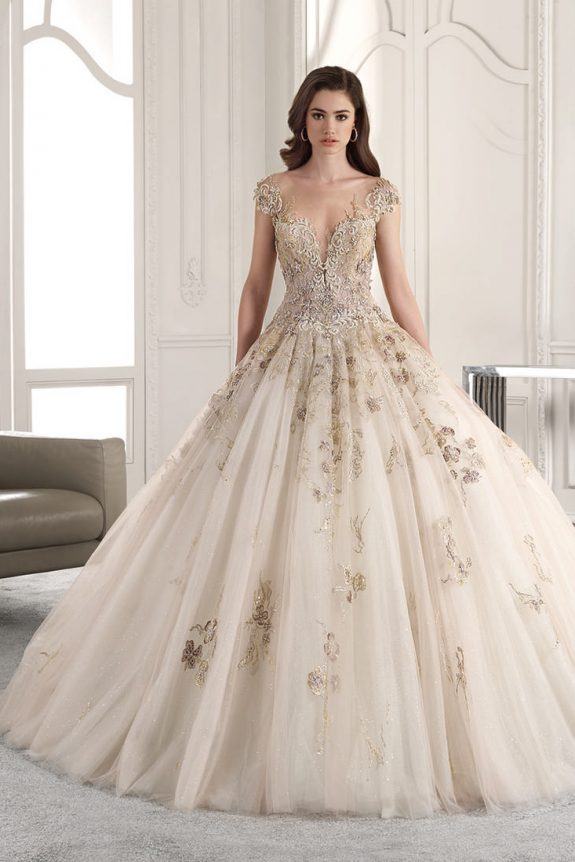 Vẻ đẹp mong manh của cô dâu trong bộ váy cưới đẹp nhất