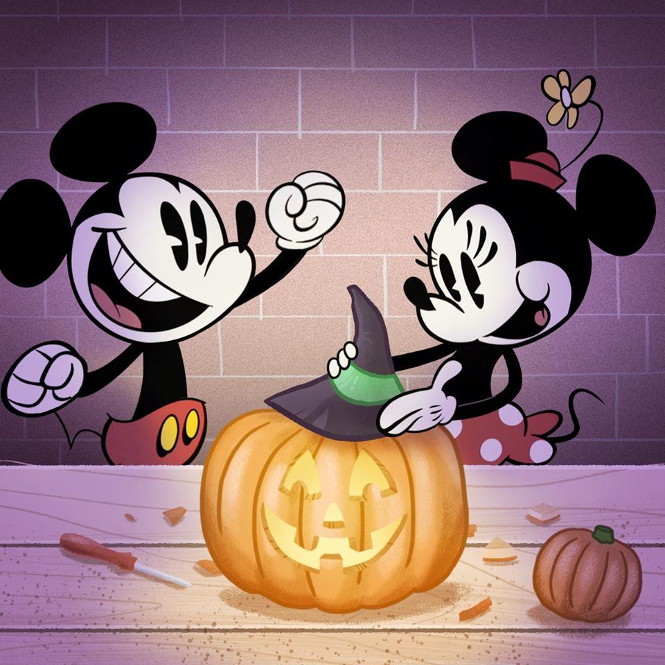 Chuột Mickey và bạn gái chuẩn bị cho Halloween