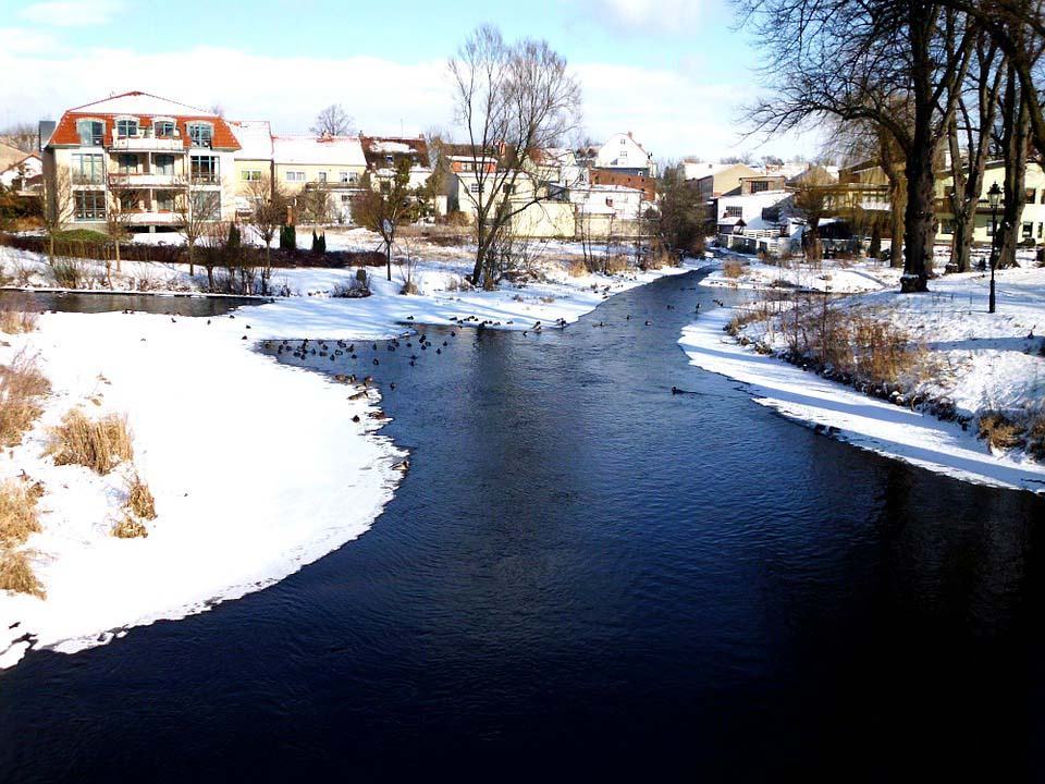 Hình ảnh đẹp về dòng sông mùa đông