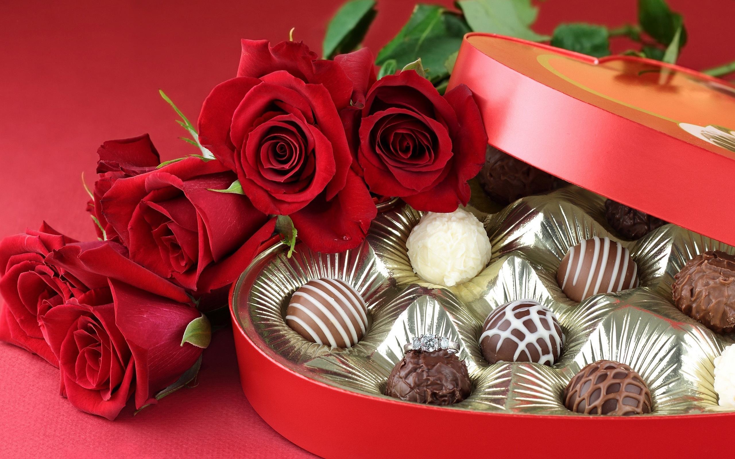 Hình ảnh hoa hồng và socola đẹp cho ngày lễ tình nhân