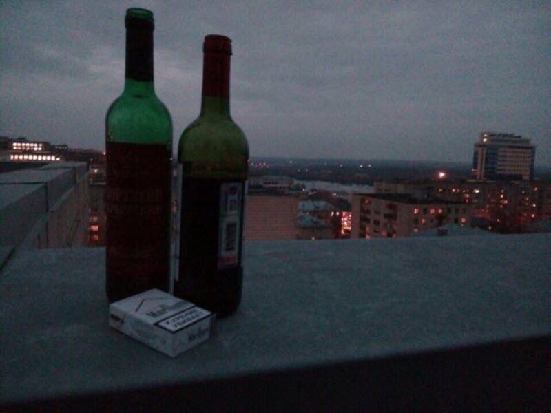 Hình ảnh đẹp về uống rượu một mình