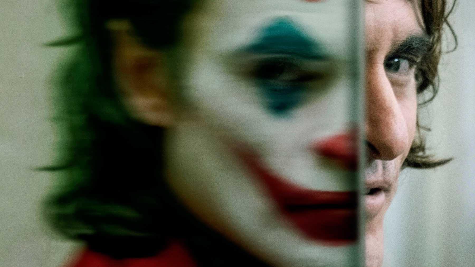 khuôn mặt buồn của joker