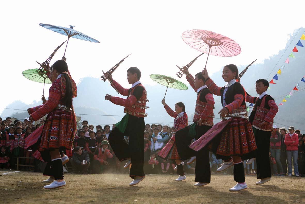 Điệu múa dân tộc truyền thống của người Sa Pa