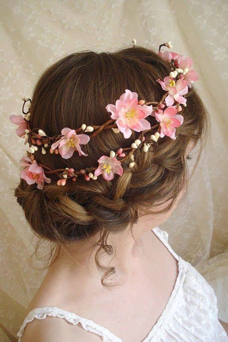 Cài tóc cô dâu cài hoa đẹp trong ngày cưới