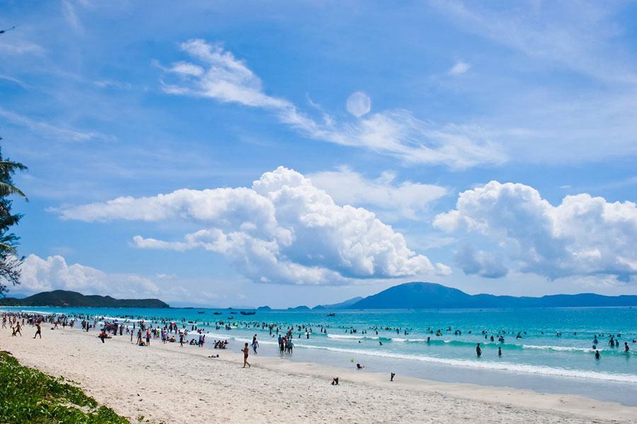 Ảnh đẹp bãi biển Nha Trang cát trắng