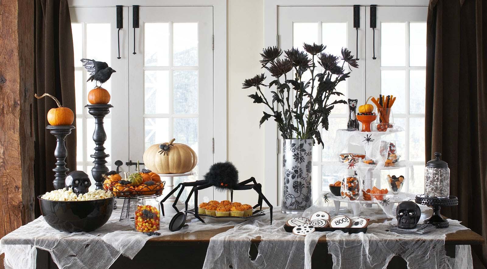 Trang trí bàn tiệc Halloween đẹp và đơn giản