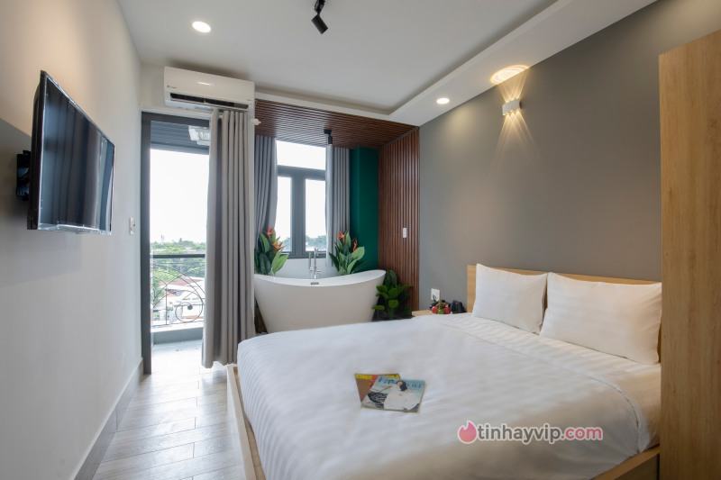 La Hotel Quận 10 mới xây