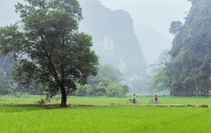 Cuộc sống trên quê hương Việt Nam với những ngọn núi ấn tượng