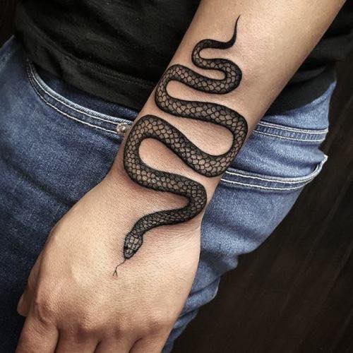 Mẫu hình xăm con rắn ở tay