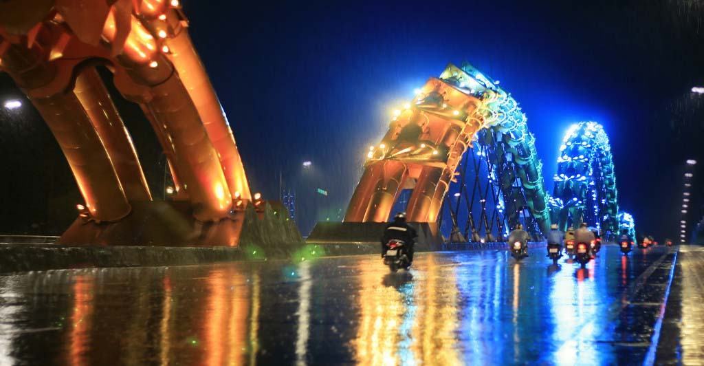 Hình ảnh trên cầu Rồng Đà Nẵng