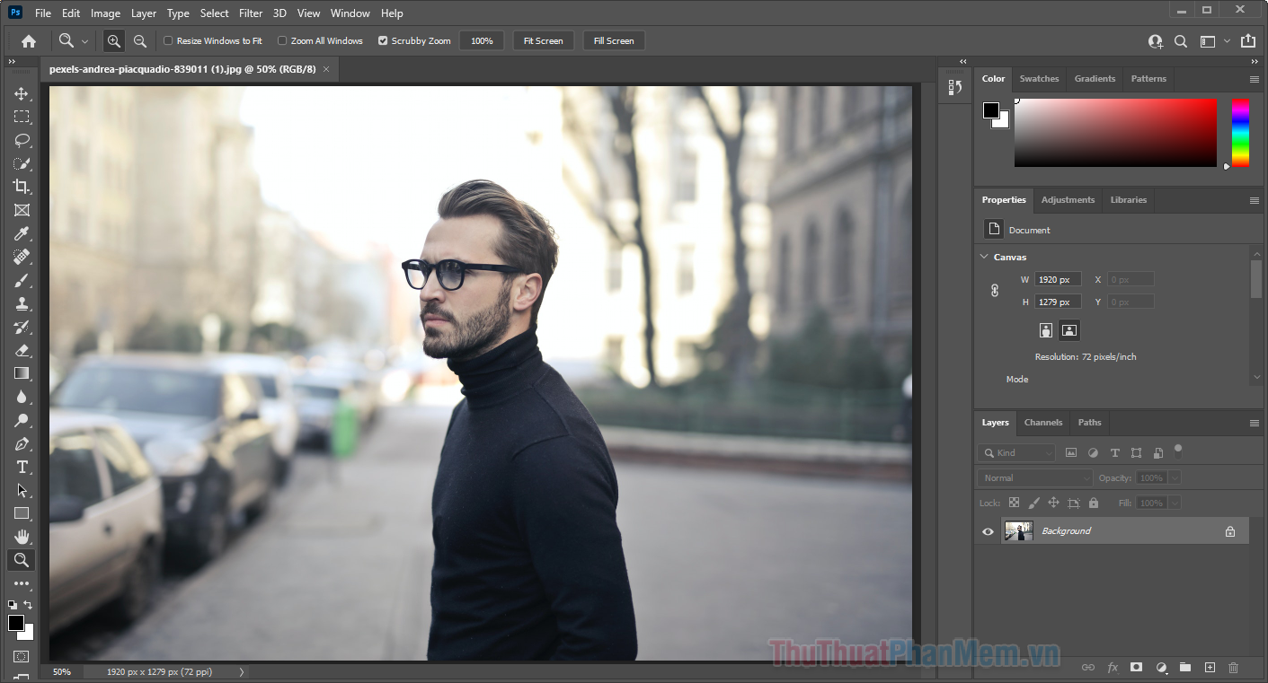 Mở ảnh cần chỉnh sửa trong Photoshop