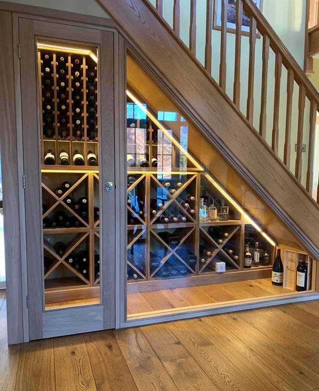 Mẫu tủ rượu gầm cầu thang gỗ đẹp nhất