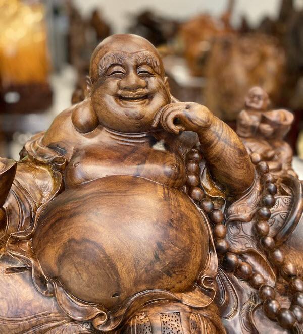 Tượng Phật Di Lặc bằng gỗ quý