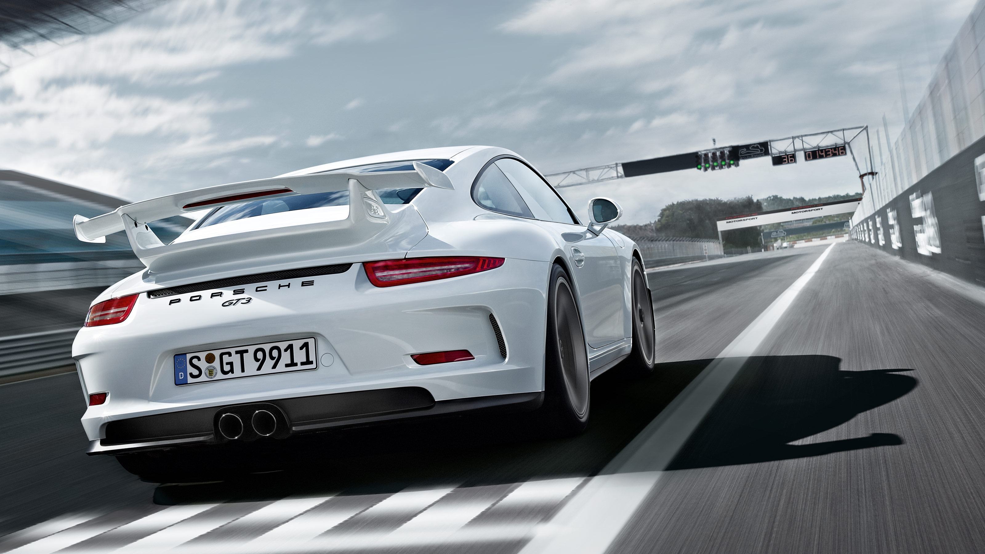 Hình nền siêu xe Porsche 911 GT3 cực ngầu trên đường