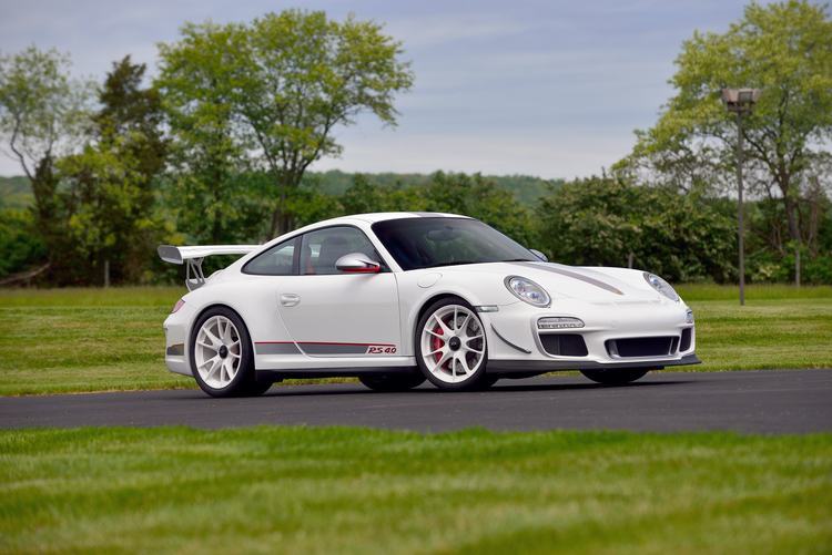 Người mẫu siêu xe Porsche 911 GT3 tuyệt đẹp