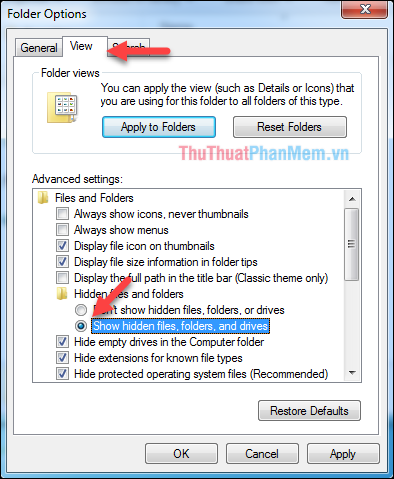 Chọn tab Xem rồi chọn Hiển thị tệp, thư mục và ổ ẩn