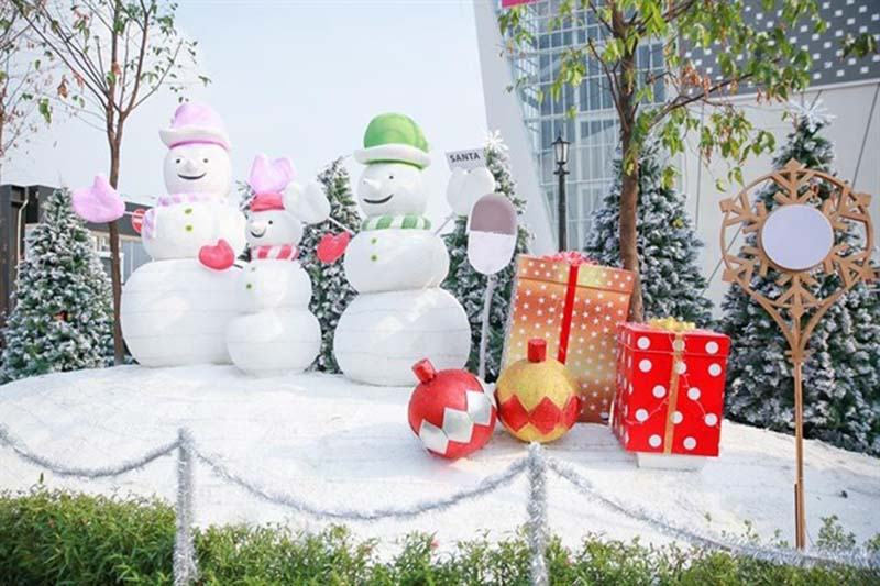 Trang trí khu vườn Giáng sinh với ông già Noel