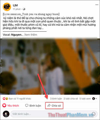 Nhấp vào Chia sẻ ở cuối video